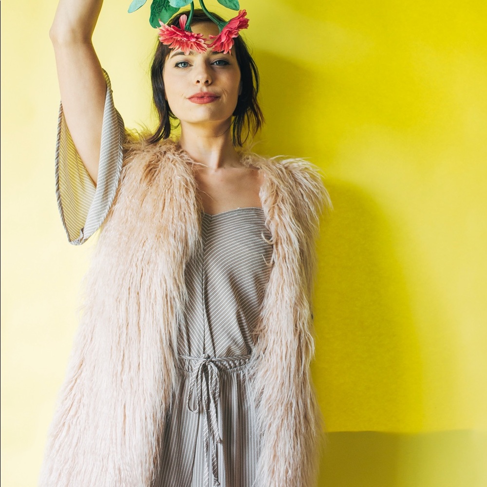 Live A Little Pink Faux Fur Vest size : L